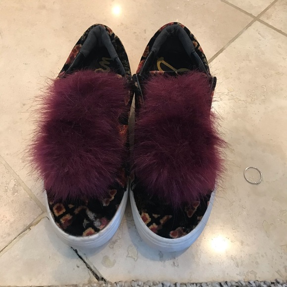 Sam Edelman Shoes with Fluff Balls - Picture 2 of 2